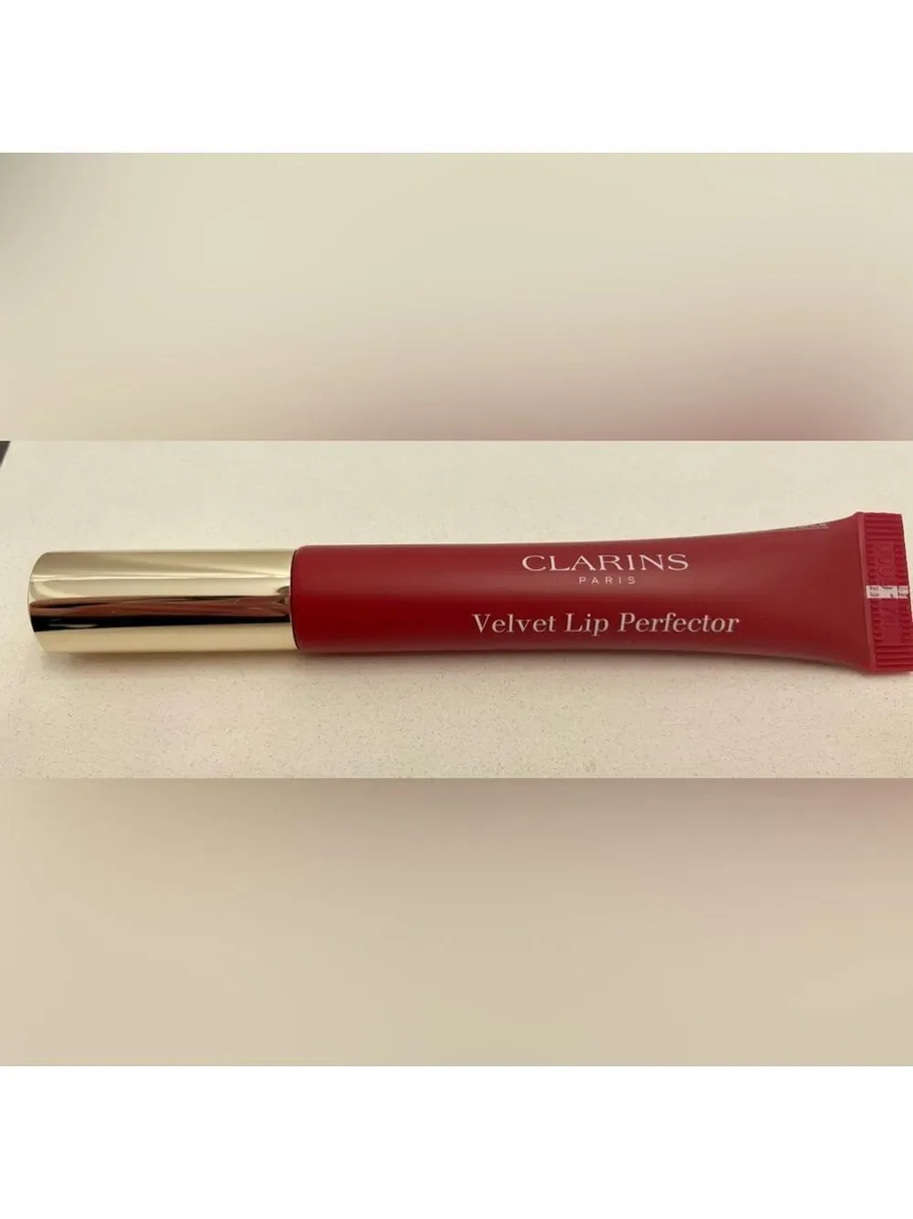 NWOT Clarins Velvet Lip Perfector Matte Liquid Lipstick 03 Velvet Red